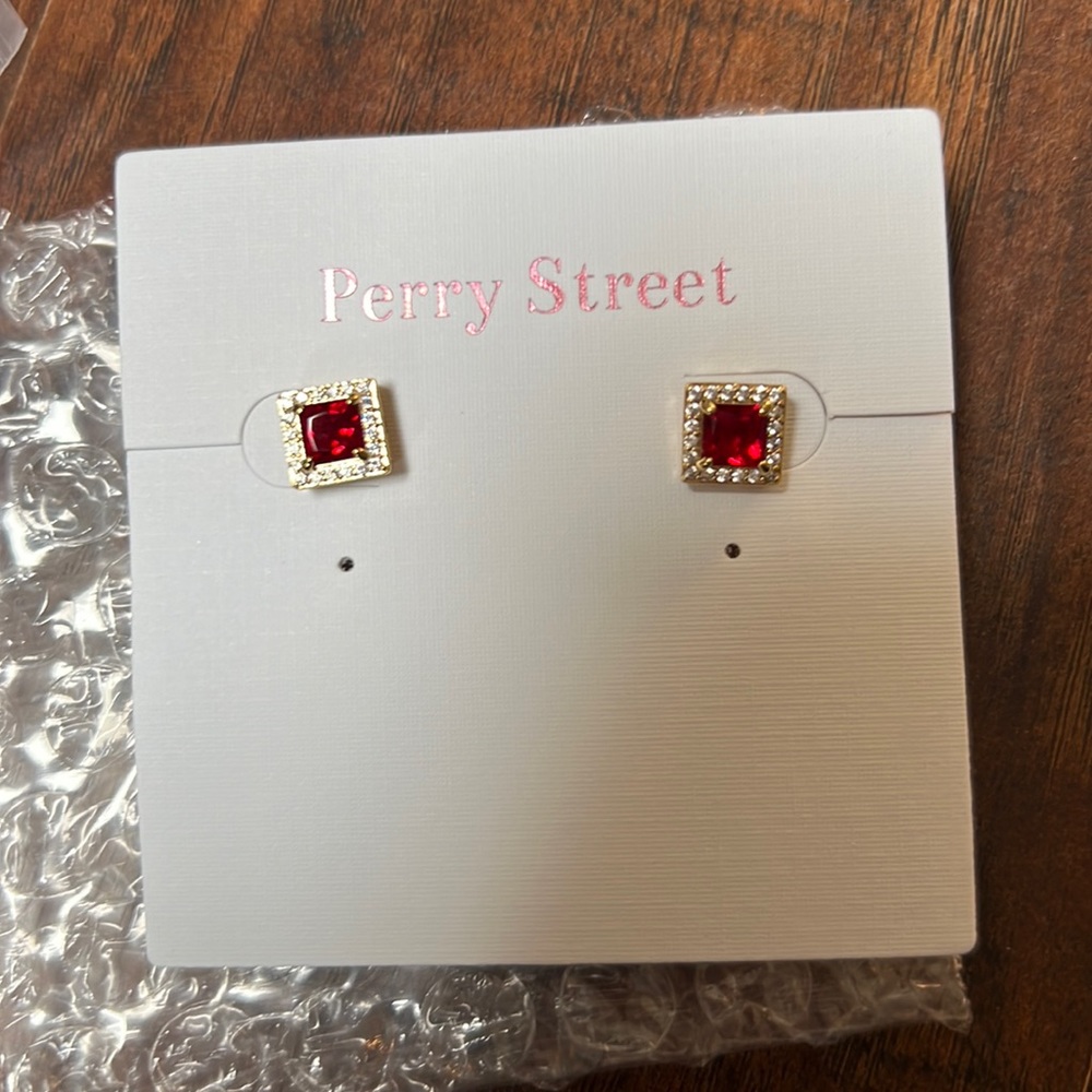 NET red earrings - Picture 2 of 4